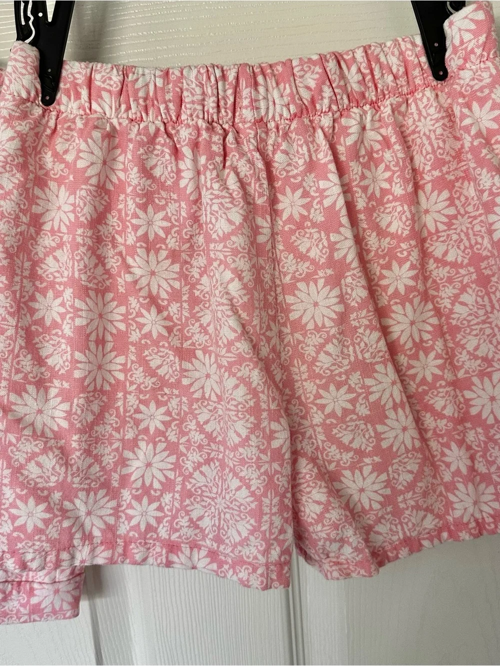 Between 10 Pink Floral Two-Piece crop top and shorts Set, lined shorts - Picture 7 of 9